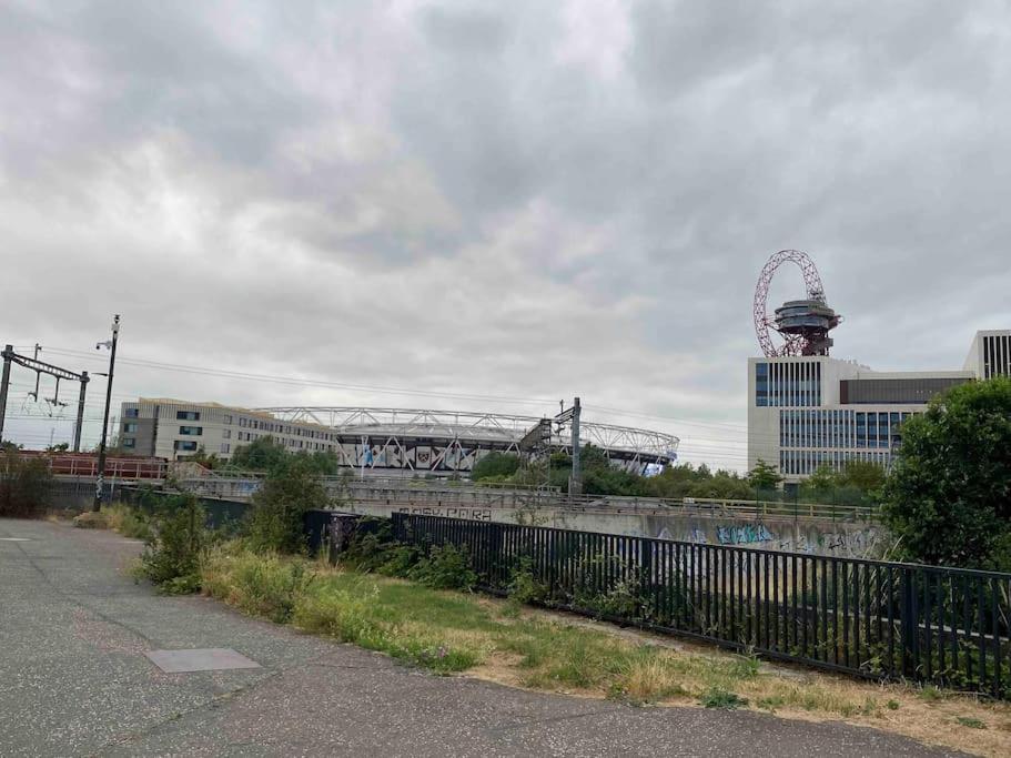 Apartamento Canal-Flat Near Stratford International Station Londres Exterior foto